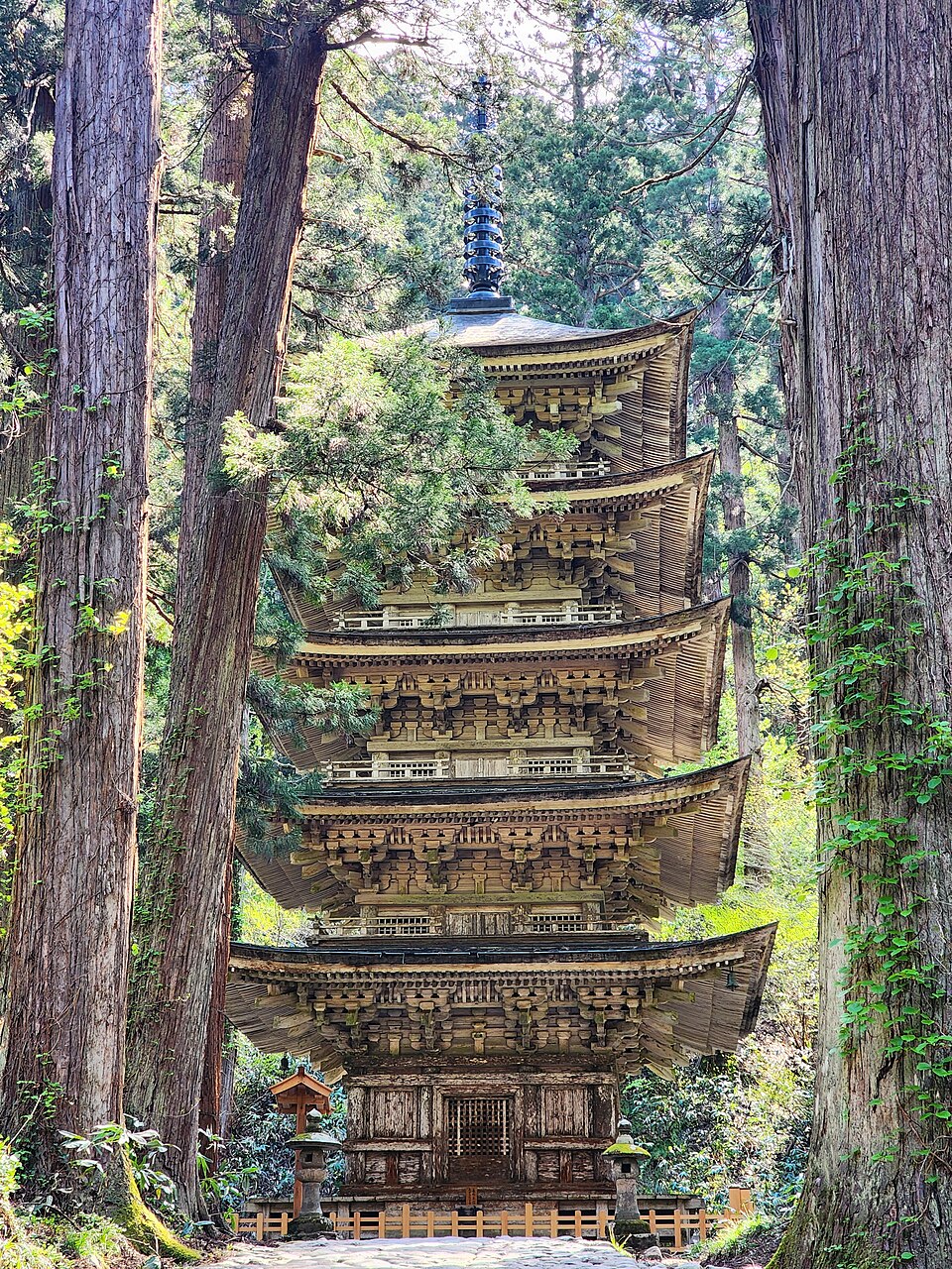 羽黒山五重塔