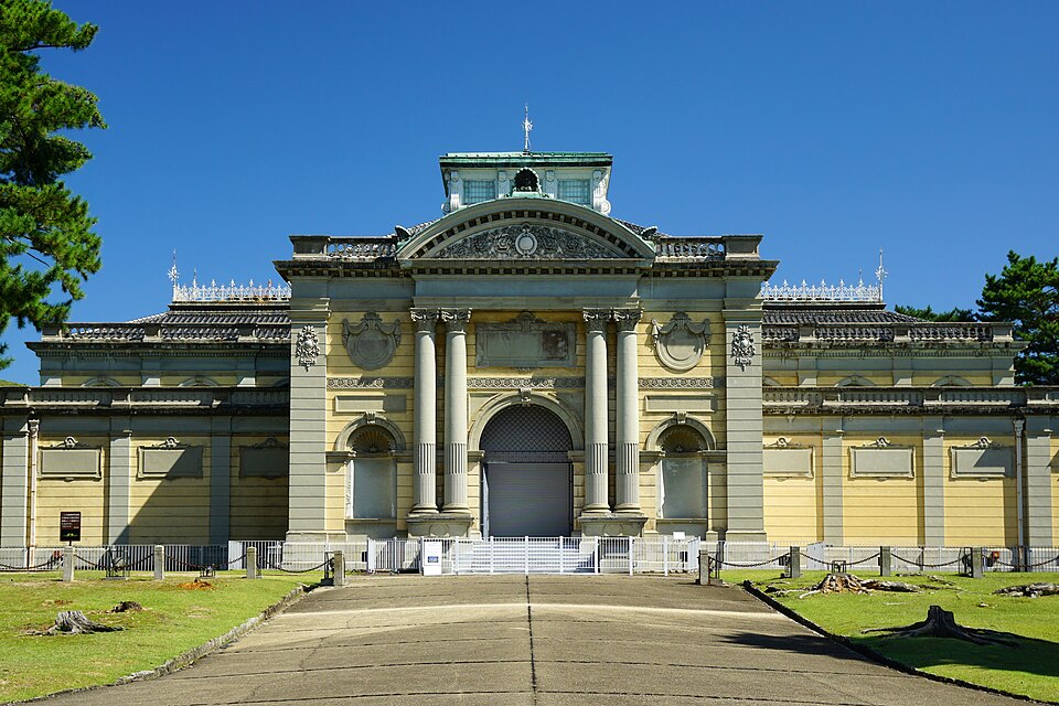 奈良国立博物館